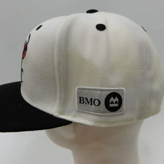 Chicago Bulls BMO Snapback Hat Artist Cap Series Antonio Aiinscough image number 4