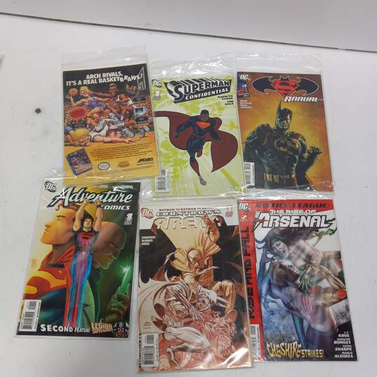 Bundle of Assorted Comic Books image number 4