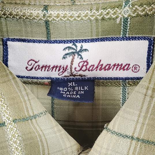 Tommy Bahama Men's Green Silk Button Up XL image number 3