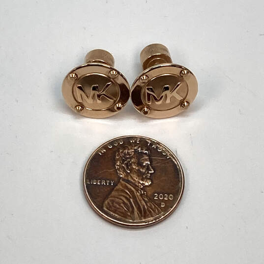 Designer Michael Kors Gold-Tone Logo Engraved Stud Earrings With Dust Bag image number 2