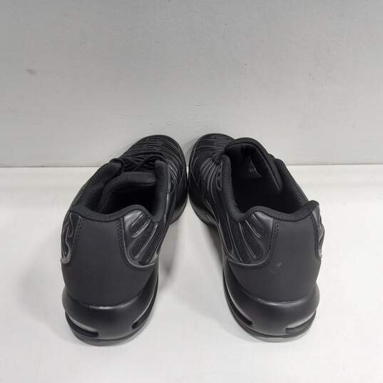 Men's Black Sneakers Size 10.5 image number 3
