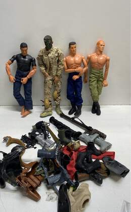 Action Figures 4 Assorted Lot Of G.I. Joe's Various Clothing / Accessories