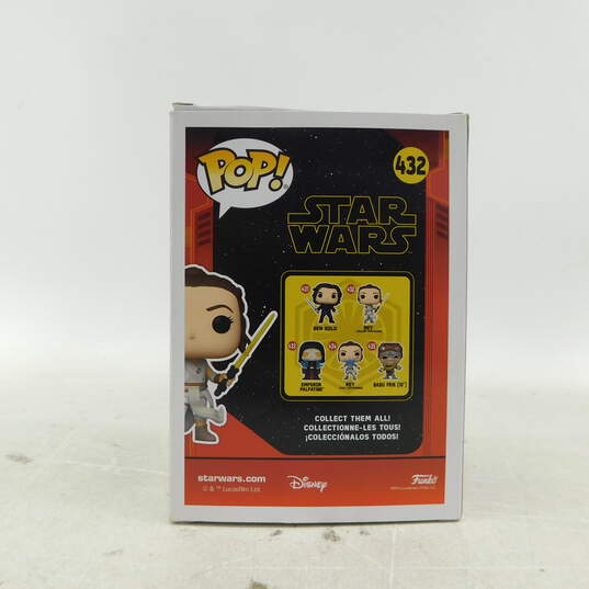 Funko Pop! 432 Star Wars Rey (Yellow Lightsaber) and 341 Rick and Morty Warrior Summer (Set of 2) image number 9