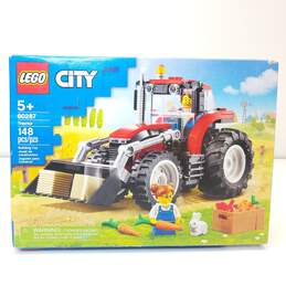 LEGO CITY: Tractor (60287) alternative image