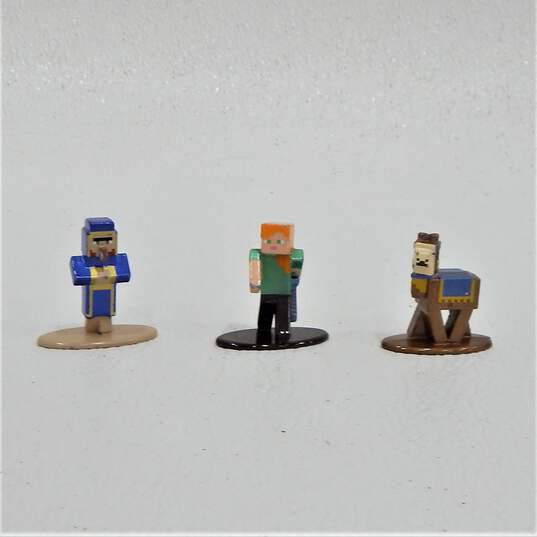 Minecraft Caves and Cliffs 18-Pack Series 8 Die-cast Figures image number 3