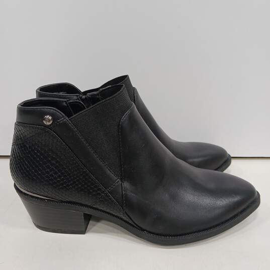 Womens Kohls Skylark Black Leather Side Zip Block Heel Ankle Booties Size 5M image number 2
