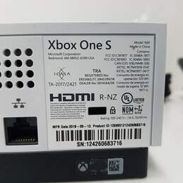 Xbox One S 500GB Power On Tested alternative image