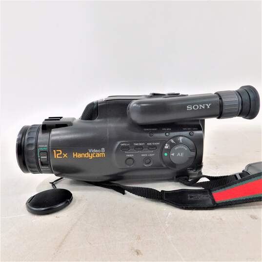 VNTG Sony Brand CCD-FX520 Model Video Camera Recorder w/ Straps image number 2