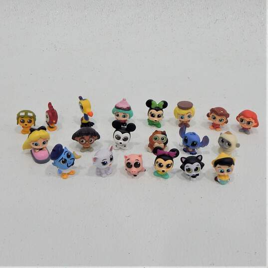 Lot of 20 Disney Doorables Mini Figures w/ ULTRA Rare Hei Hei from Moana image number 1
