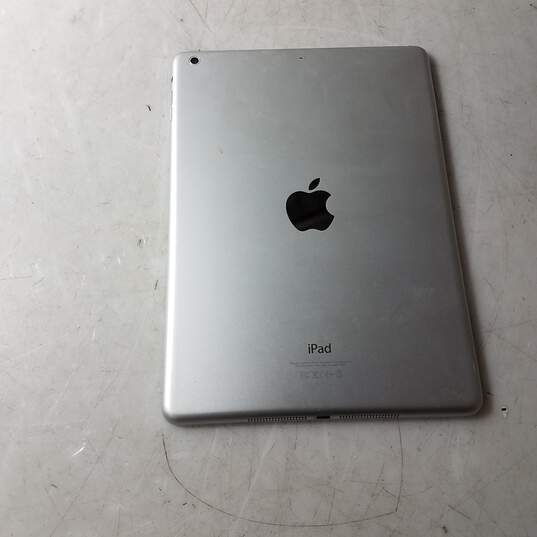 Apple iPad Air Wi-Fi Only Model A1474 image number 2