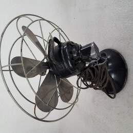 Vintage Small Table Fan, circa 1930 Untested, Not Current Safety Standard Wiring BUT STILL COOL! alternative image