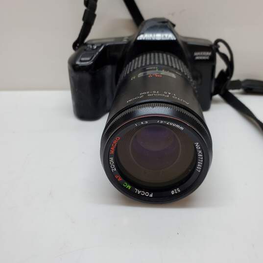 MINOLTA 3000i 35mm Film Camera w/75-200mm 1:4.5 Zoom Lens image number 2