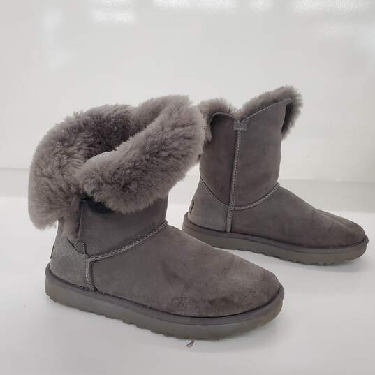 UGG Women's Bailey Button Gray Suede Boots Size 7 image number 3