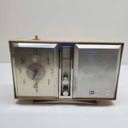 Untested Vintage Transistor Penncrest Clock Radio 68903