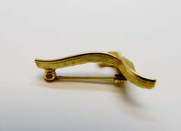 Vintage Crown Trifari Brushed Gold Tone T Initial Brooch Pin 4.0g alternative image