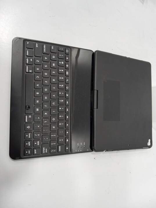 Wireless Keyboard With Case Attached For Tablet image number 3