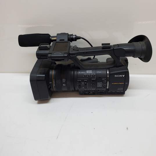 Sony NXCam HXR-NX5U MPEG2 SD Professional Camcorder 20X Optical Zoom image number 4
