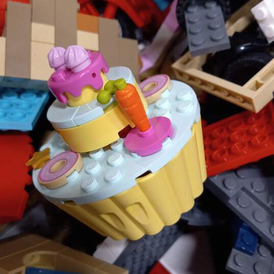 7.5lb Bundle of Assorted Lego Building Blocks and Bricks image number 6