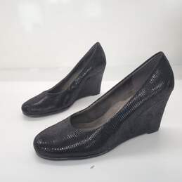 Aerosoles Women's Black Round Toe Wedge Heels Size 7.5