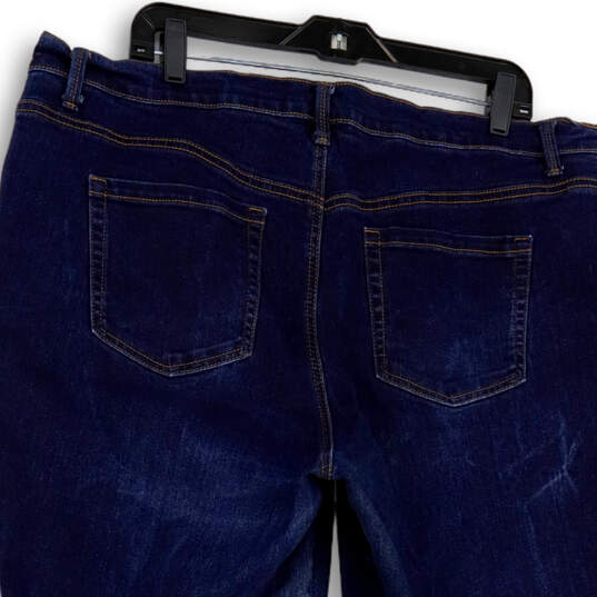 Womens Blue Denim Medium Wash Stretch Pocket Straight Leg Jeans Size 18W image number 4
