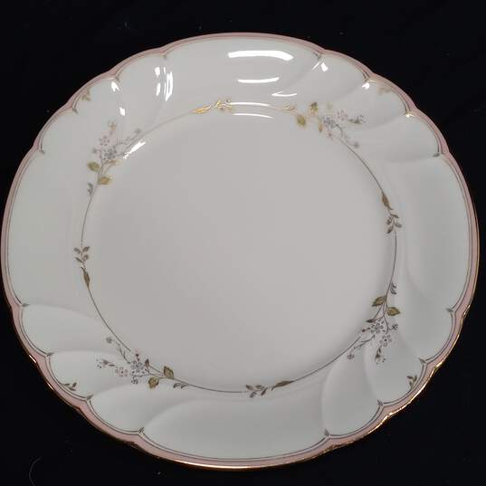 Mikasa Fine Ivory Monticello China Dinner Plates image number 5