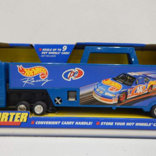 Mattel Hot Wheels Nascar Kyle Petty Team Transporter #44 Storage Trailer image number 3