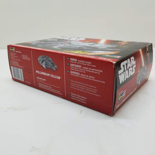Revell Star Wars Millenium Falcon Plastic Model Kit image number 3
