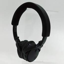 Bose Soundlink Black On Ear Bluetooth Wireless Headphones w/ Case alternative image