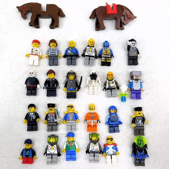 8.9 oz Miscellaneous LEGO Minifigures Lot image number 3