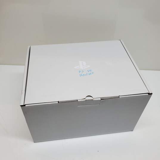 Sony PS4 VR CUH-ZVR2 - Processor & Headset Only + Demo Game (Untested) image number 2