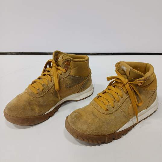 Nike Hoodland Men's Suede Trainers Size 7 image number 1