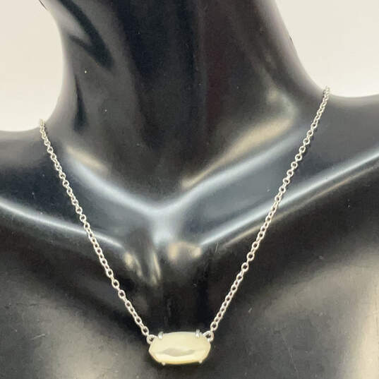 Designer Kendra Scott Elisa Silver-Tone Oval Shape Classic Pendant Necklace image number 1