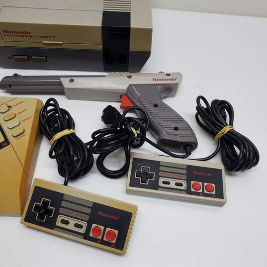 Nintendo NES 1985 Classic Game Console w/ Extra Controllers (Untested) image number 3