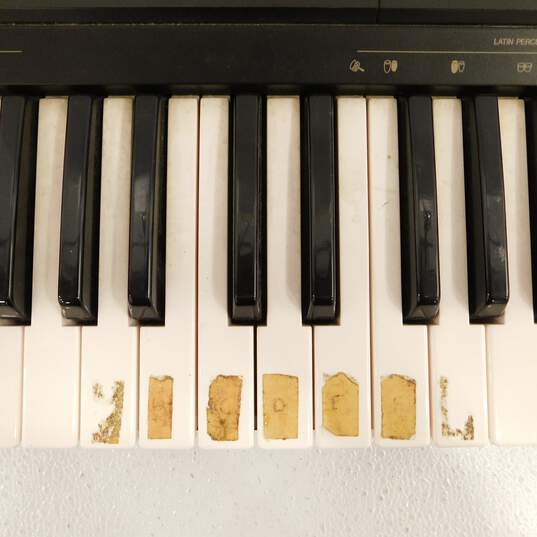 VNTG Yamaha Brand PSR-31 Model Electronic Keyboard image number 6