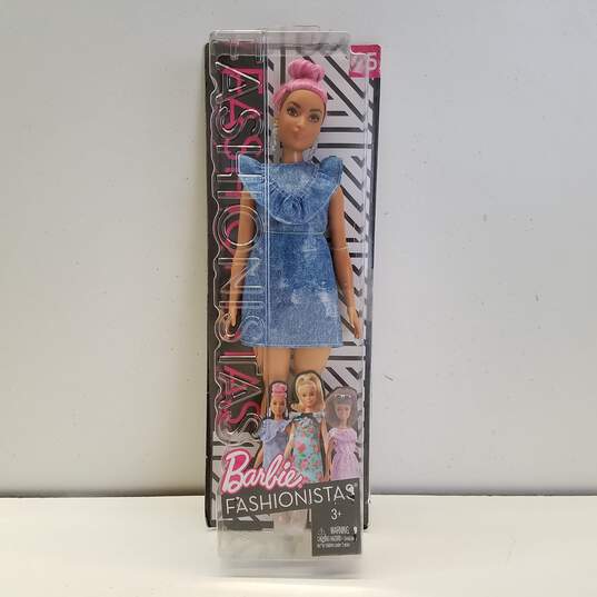 Mattel FJF55 Barbie Fashionistas 95 Doll image number 1