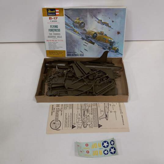 B-17 F Series Flying Fortress Model In Box image number 1