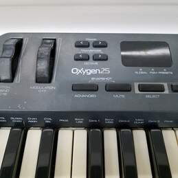 M Audio Oxygen 25 3rd Generation Keyboard Untested P/R alternative image