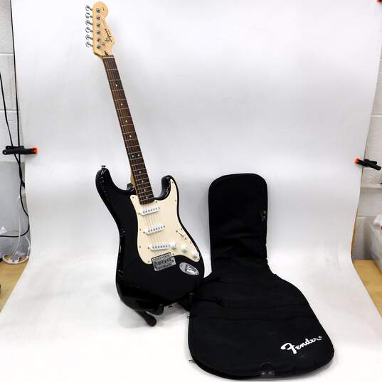 Squier by Fender Affinity Series Strat Model Black Electric Guitar w/ Gig Bag image number 1