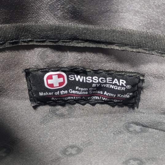 Swiss Gear Unisex Canvas Suit Case image number 6