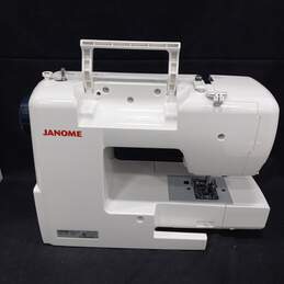 Janome Sewing Machine Model 811 - IOB alternative image