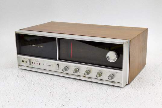 VNTG Panasonic Model RE-7070 FM/AM/8 Track Audio System w/ Attached Power Cable image number 1