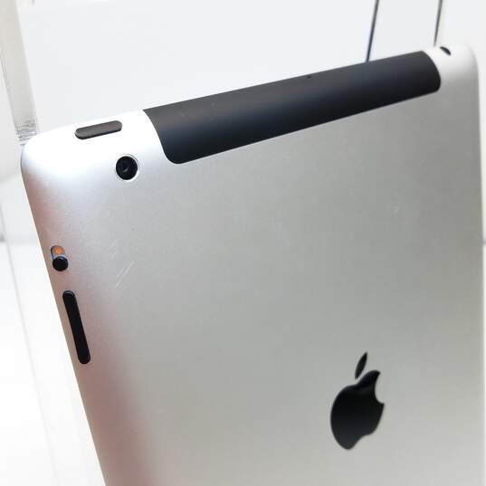Apple iPad (Assorted Models) - LOCKED - Lot of 4 image number 3