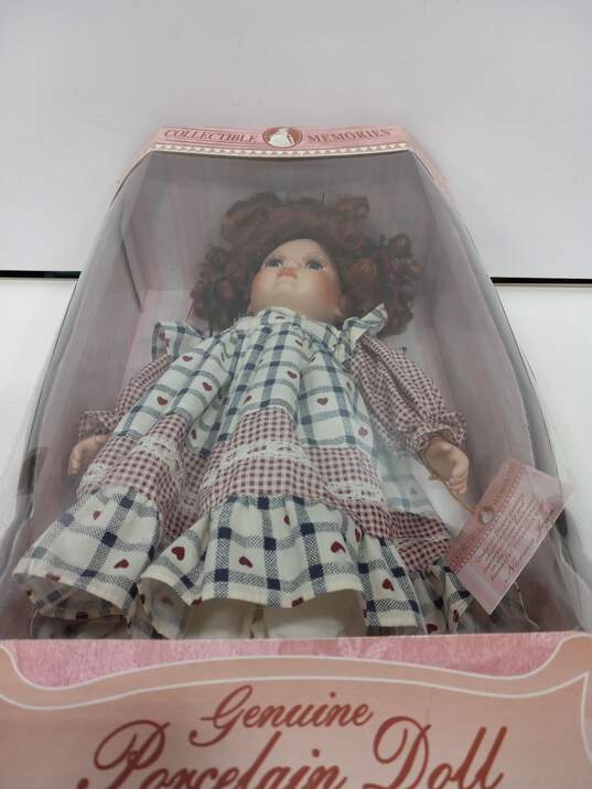 Collectible Memories Genuine Porcelain Norma Jean Doll NIB image number 3