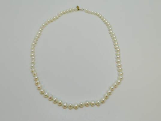 14K Yellow Gold Clasp Pearl Hand Knotted Necklace 18.7g image number 2