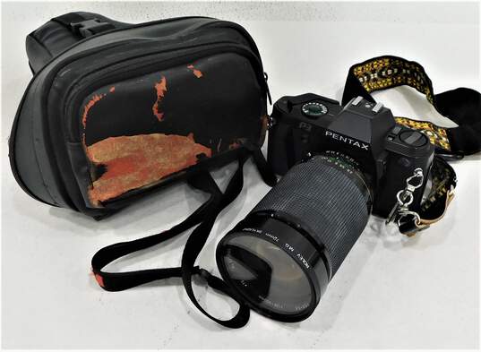 Pentax P3 SLR 35mm Film Camera W/ 28-200mm Lens & Case image number 1