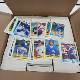 14lbs Lot of Assorted Sports Trading Cards alternative image