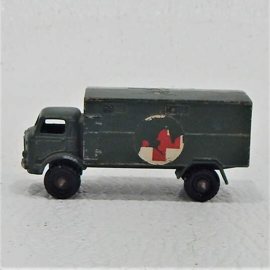 Vintage Lesney Matchbox Ford 3-Ton 4x4 Army Service Ambulance #63 Green image number 3