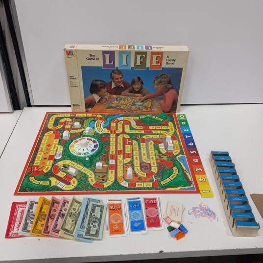 The Game of Life 1979 Board Game IOB image number 1