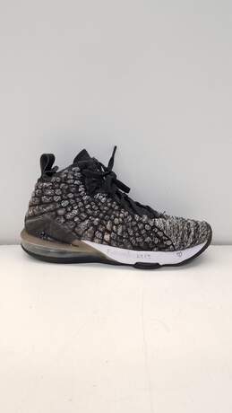 Nike LeBron 17 Black, White Sneakers BQ5594-002 Size 7Y/8.5W