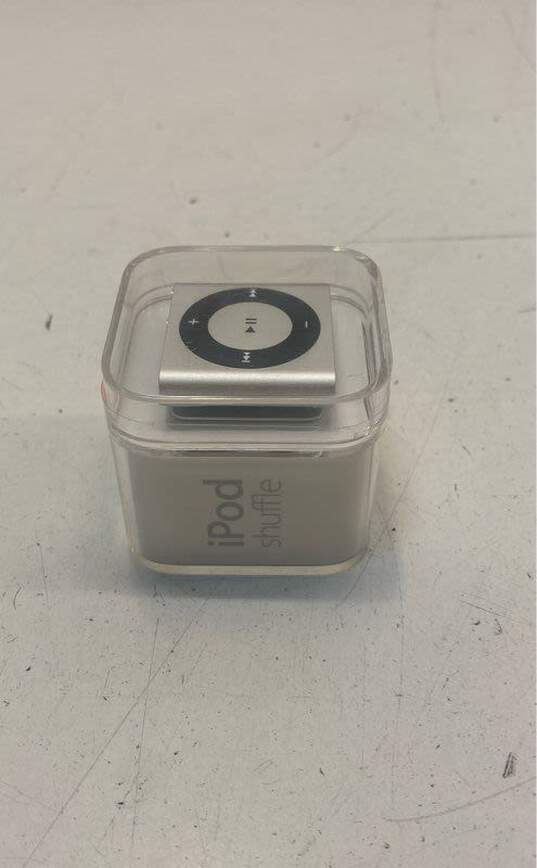 Apple iPod Shuffle (A1373) image number 1